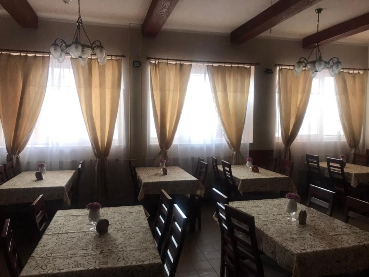 U Ferka Otel Lemesany Dış mekan fotoğraf