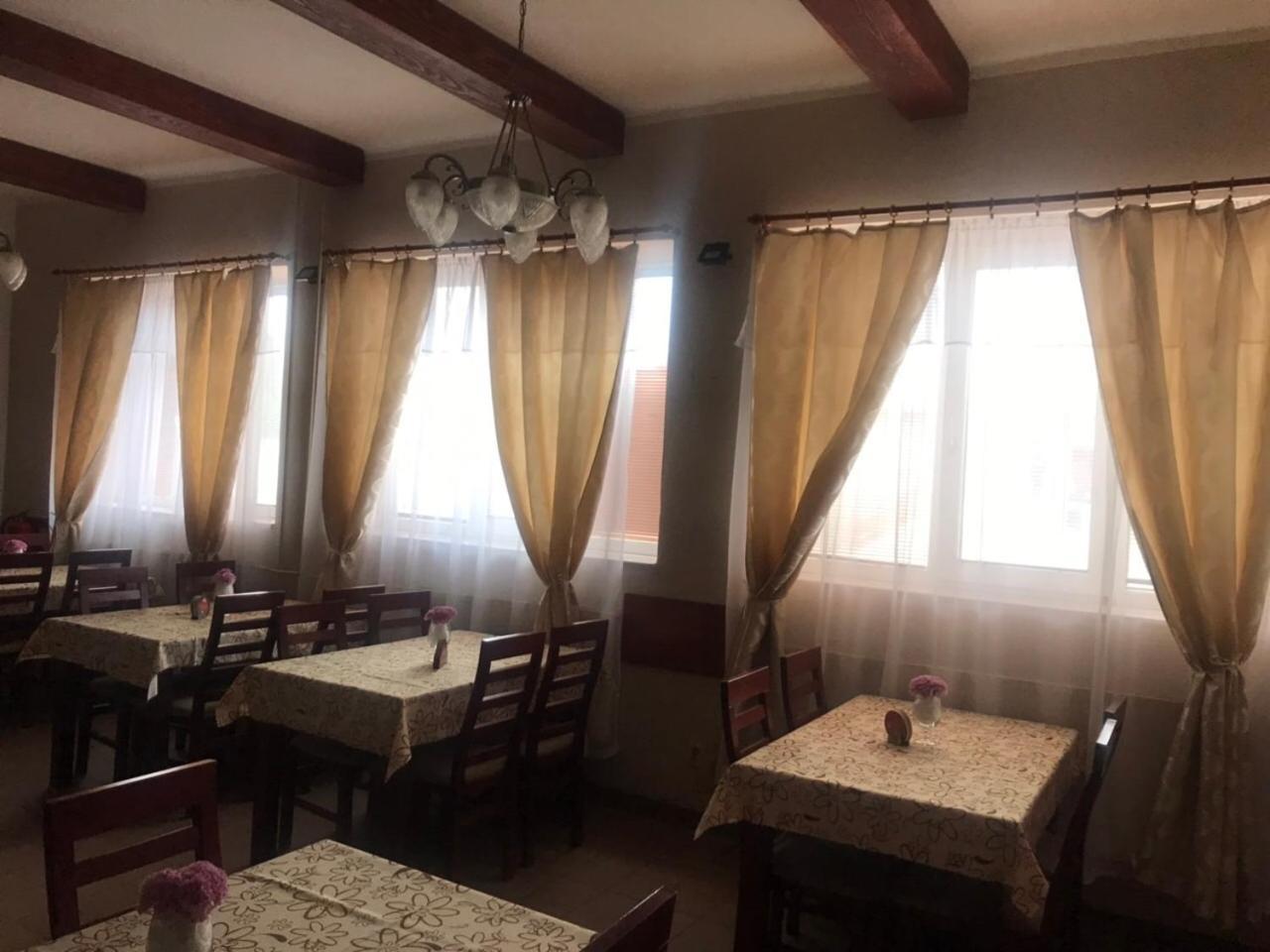 U Ferka Otel Lemesany Dış mekan fotoğraf